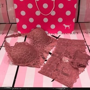 🔥ON SALE🔥2/$60🔥 💖 Pink Victoria Secrets Bralette + Panty Set